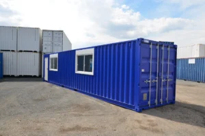 DSC_0024 Bureau avec un container 40 pieds bleu par les ateliers Eurobox