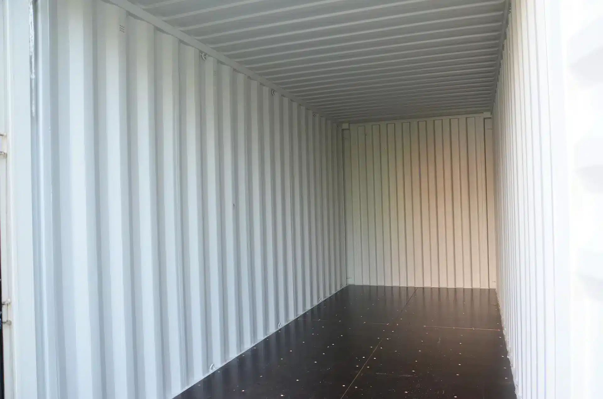 Intérieur conteneur High cube neuf premier voyage blanc , container maritime neuf pour stockage de produits, transformation de conteneur à Lyon